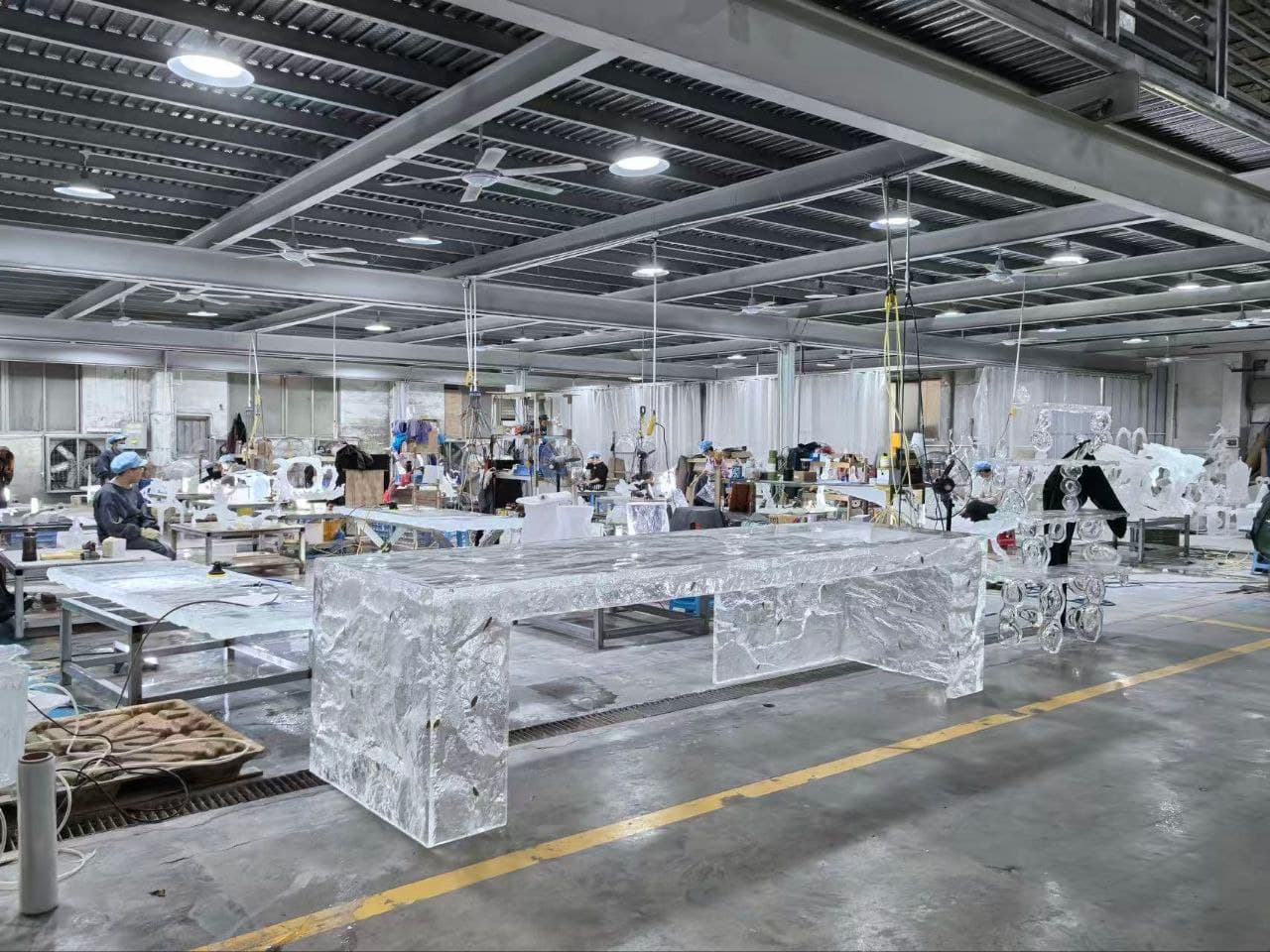 Exclusive crystal furniture workshop - handmade luxury bathtubs and furniture