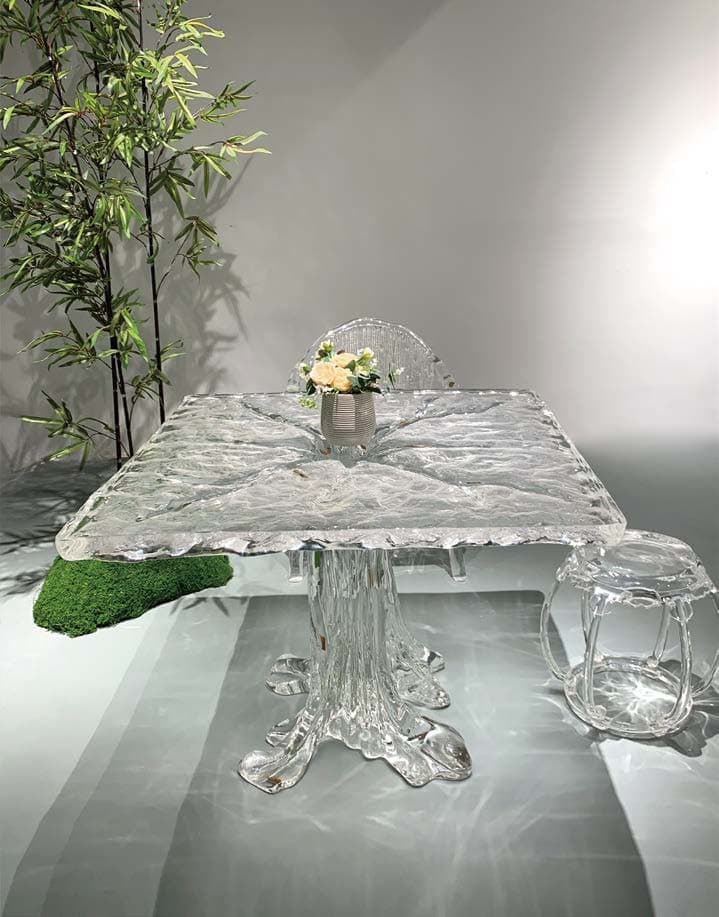 Dining room crystal table and chairs - transparent elegance for luxury dining | PlasioTech exclusive